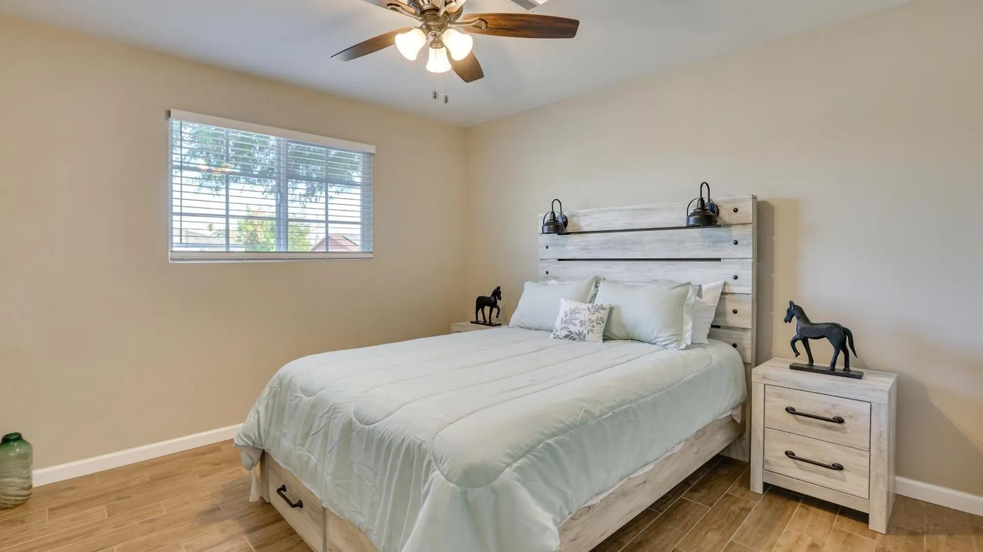 Centrally Located Oasis 1 Mi To Shadow Mountain! Phoenix United States